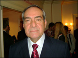 رئيس هيئة الاستثمار في العراق يزور العتبة الحسينية ويعلن ان الخارطةالاستثمارية للعام الحالي  بحدود 750 مشروع