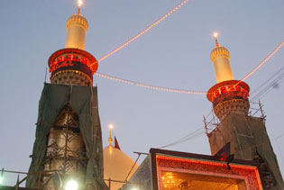 انجاز 85% من تذهيب مإذنتي العتبة العباسية المقدسة بالذهب المغلف بقطع المينا