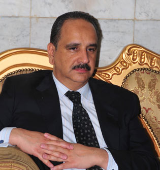 الشريف علي بن الحسين يزور ضريح الامام الحسين في كربلاء ويؤكد ان الهيئتين المسائلة والعدالة والتمييزية شرعيتين بحسب القانون