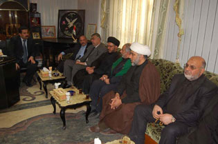 وفد العتبتين الحسينية والعباسية يزور عوائل شهداء وجرحى تفجيرات الاربعين في سبع محافظات عراقية