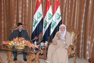 الحيدري يدعو الى بناء الفنادق والمرافق السياحية للقادمين الى كربلاء ويعتبر العمل في العتبة الحسينية هوعمل مؤسسات عملاقة وليس عملاً عشوائيا اوفرديا .