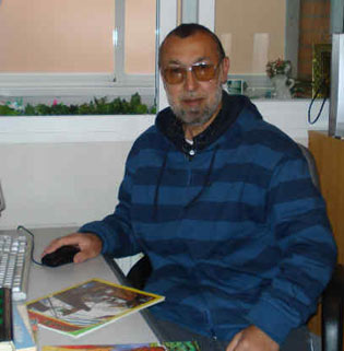 الفنان العراقي المغترب كاظم شمهود يقيم معرضاً فنيا في كربلاء