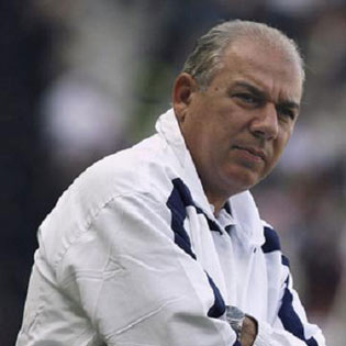 الجماهير الرياضية تودع لاعب كرة القدم علي جابر النجم