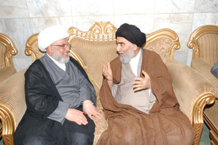 السيد السبزواري يزور مرقد الامام الحسين ويلتقي بامين عام العتبة الحسينية