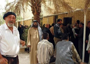 المتقاعدون  في كربلاء بين فرص استمرار العطاء و ترهّل الرعاية الحكومية