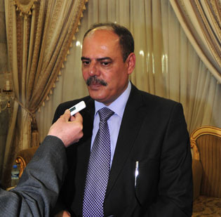 نقيب الصحفيين العراقيين يزور العتبة الحسينية ويصف اعلامها بالرصين الذي يرسخ الهوية الوطنية (تقرير )