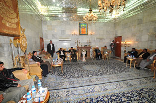 وفد من المدائن يزور العتبة الحسينية ويلتقي بامينها العام الشيخ عبد المهدي الكربلائي