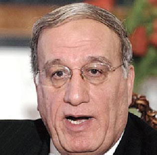 وزير الدفاع : لا يمكن القول ان العراق أتم بناء جيشه