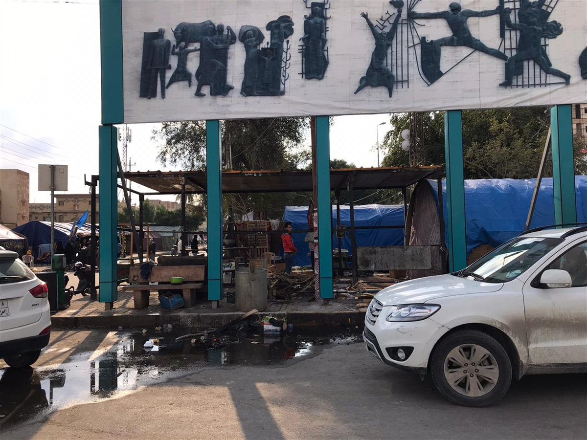 رفع عدد من خيام الاعتصام من ساحة تظاهر كربلاء