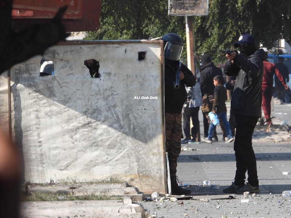 عضو بمفوضية حقوق الإنسان: استشهاد متظاهر وإصابة ١٤ جراء مصادمات الأمس بالخلاني