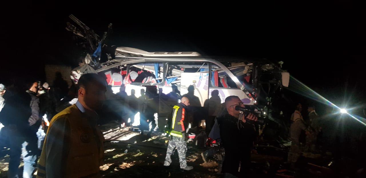 بالفيديو.. مصرع واصابة 36 زائراً عراقياً من اهالي كربلاء بحادث سير في سوريا