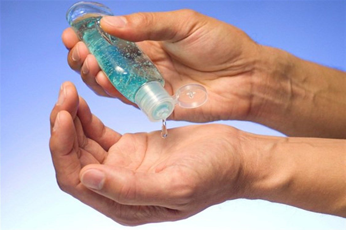 في مواجهة "كورونا".. ما تأثير كثرة استعمال المعقم؟