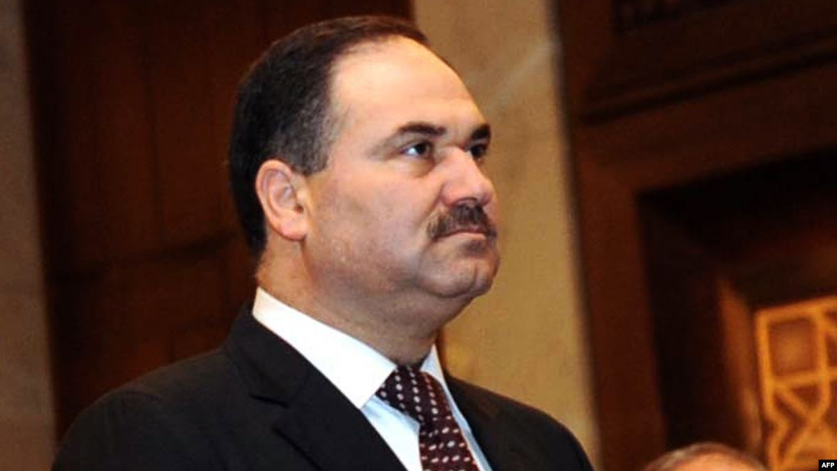 رافع العيساوي يسلم نفسه .. والقضاء يعلن اعادة محاكمته