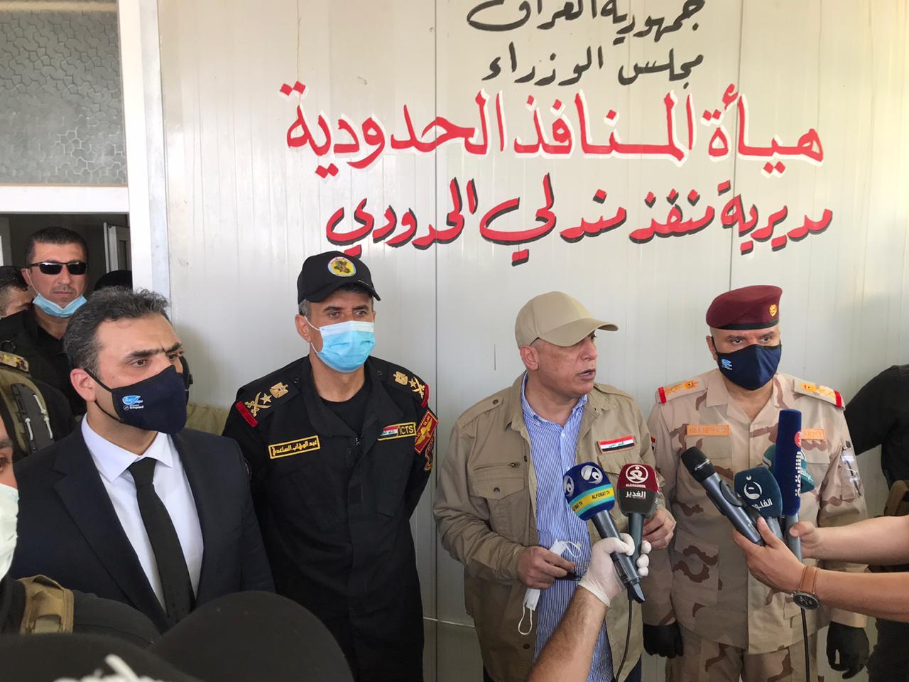 الكاظمي: لن نسمح بسرقة المال العام في المنافذ الحدودية