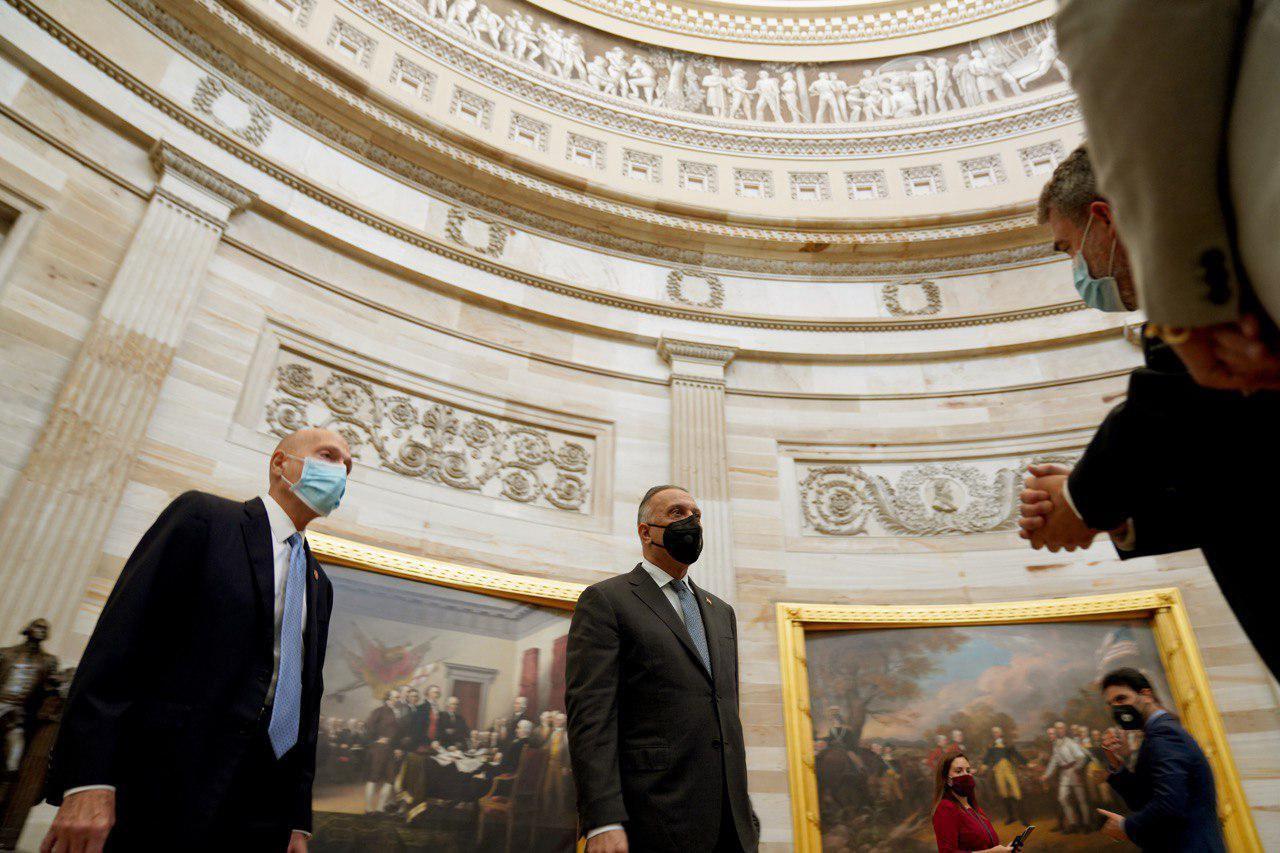 الكاظمي يتلقى اتصالاً من زعيم الجمهوريين في مجلس الشيوخ الأمريكي