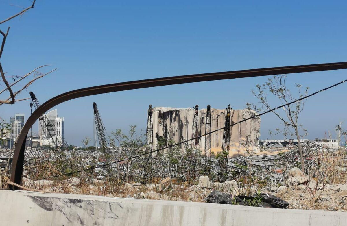 مكتب المرجع السيستاني في لبنان يبدأ بتنفيذ المرحلة الثانية لتقديم المساعدات للأهالي المتضررين في بيروت (صور)