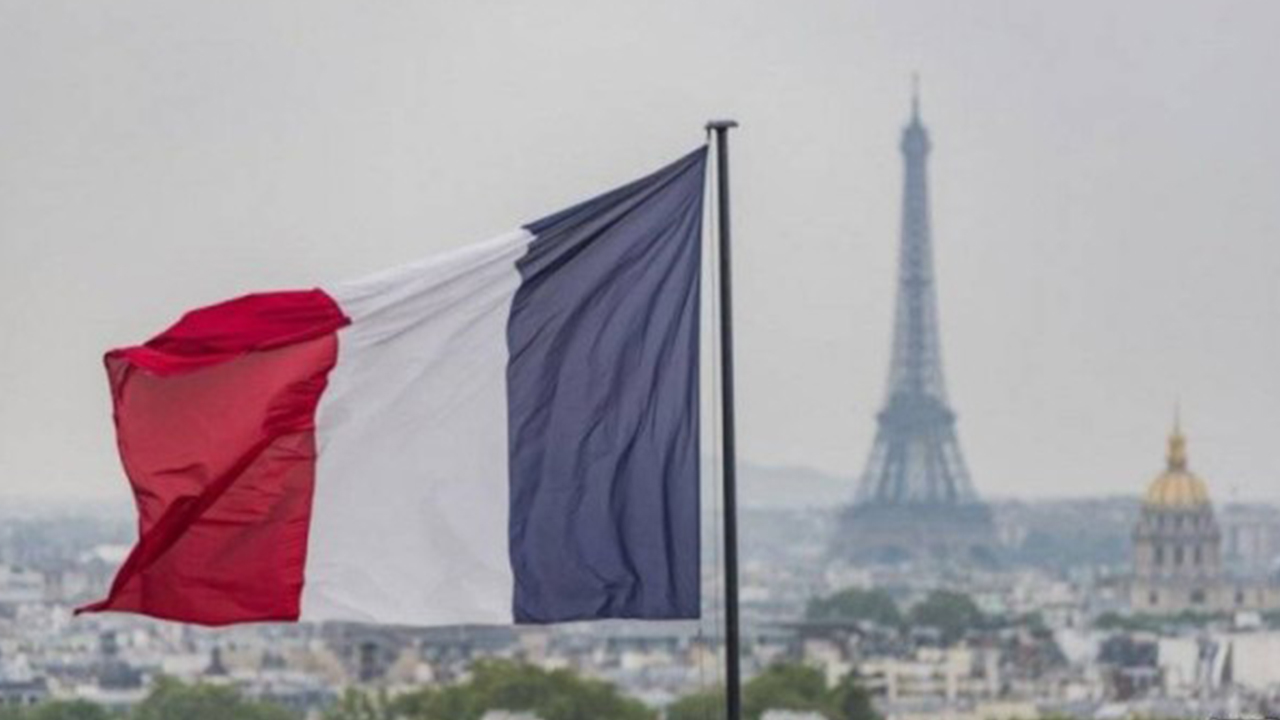 فرنسا تسجل نحو 9 آلاف إصابة بفيروس كورونا في حصيلة يومية قياسية