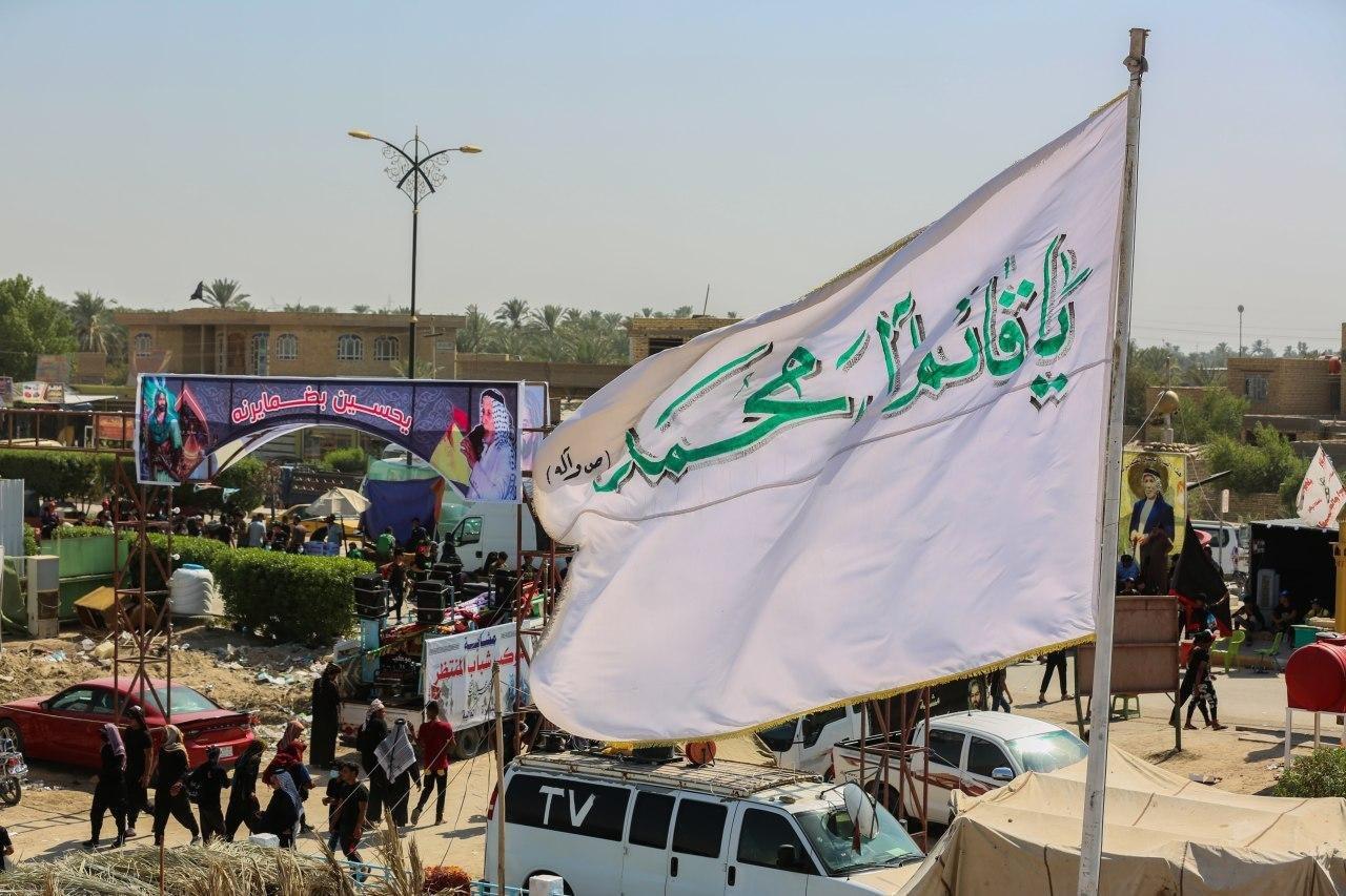 فيه 3 الاف زائر وممثلون ومخرجون .. موكب الرميثة ينطلق مرددا "يا حسين بضمايرنه"..مصور