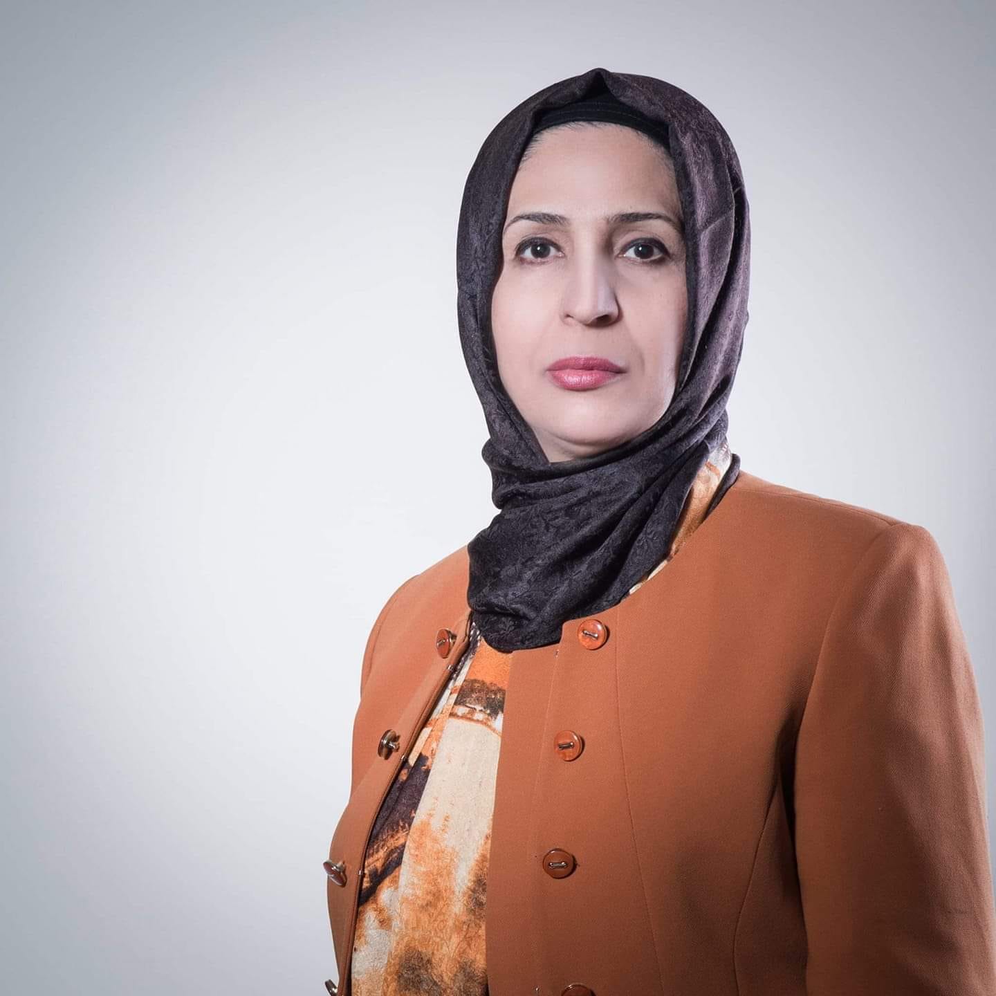 يمتلكون معامل ومصانع في أربع دول.. نائبة تتهم مسؤولين بتدمير الصناعة العراقية