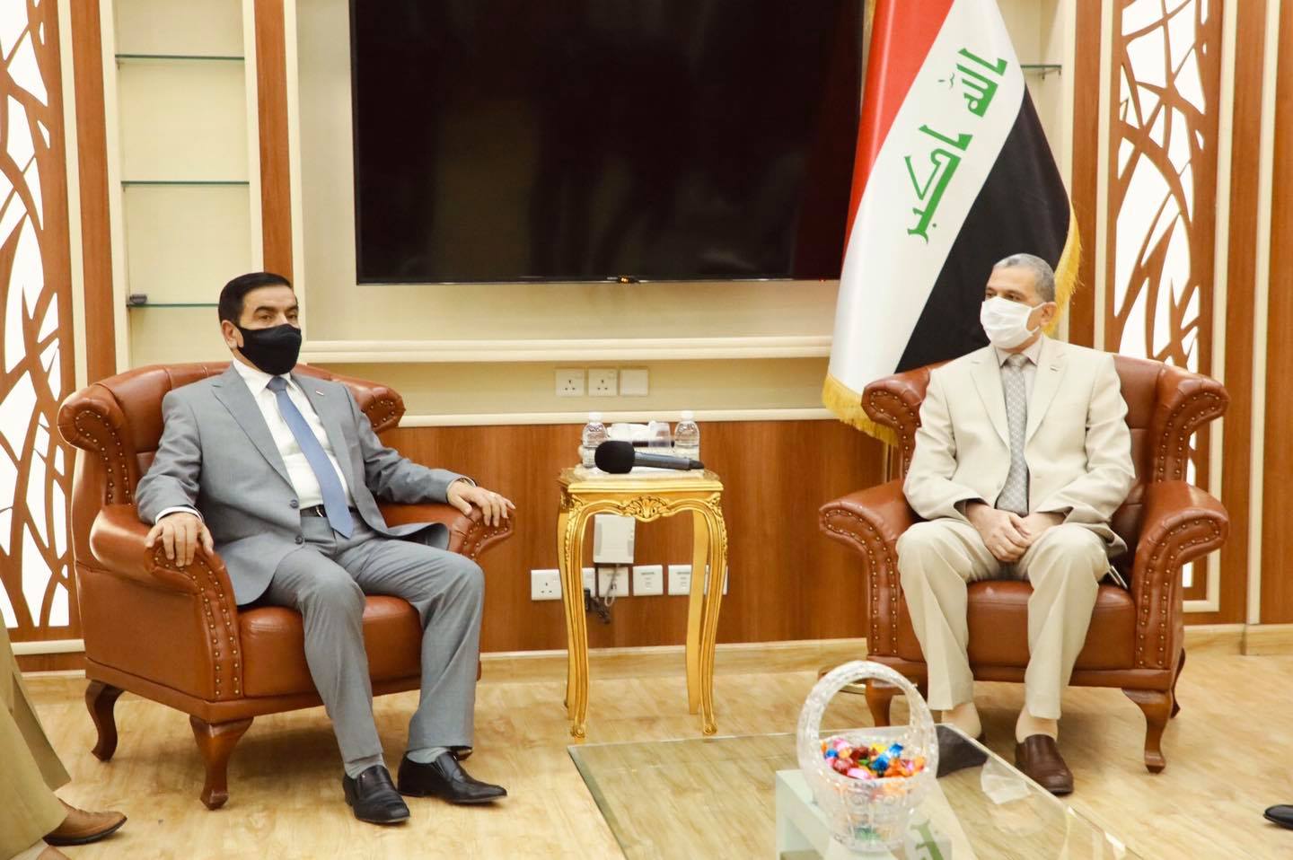 وزيرا الدفاع والداخلية يؤكدان أهمية العمل المشترك لمكافحة الإرهاب