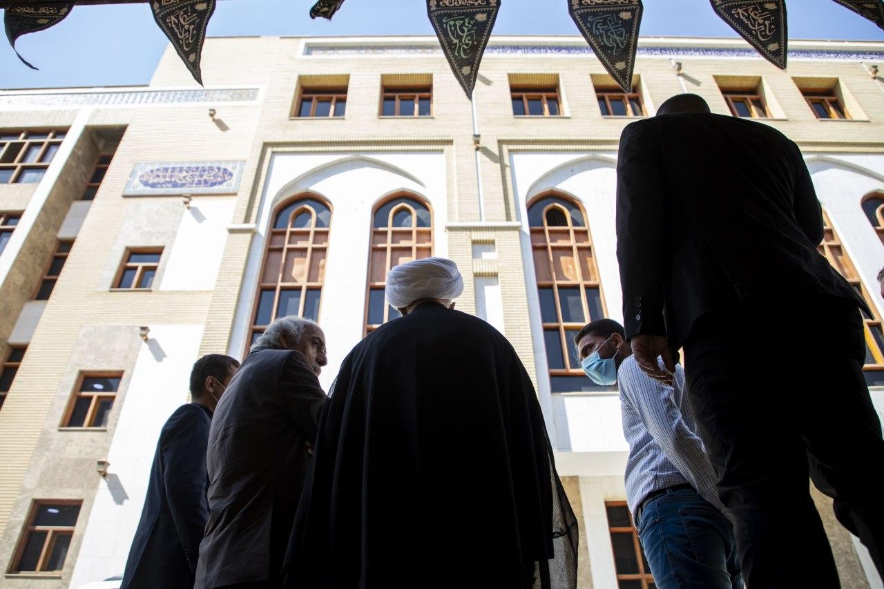 بالفيديو.. المرجعية الدينية العليا تبني مجمعاً سكنياً للفقراء بكربلاء وممثل المرجع السيستاني يتابع آخر تطورات العمل