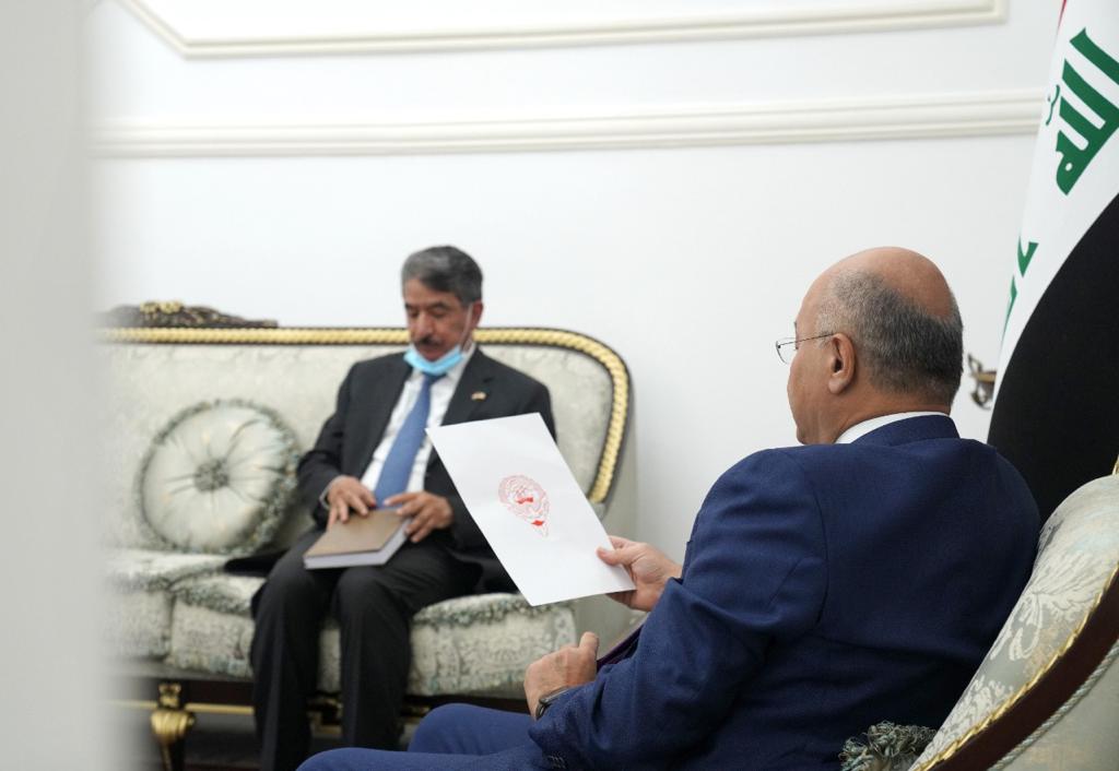 رئيس الجمهورية يتسلم دعوة رسمية لزيارة الكويت