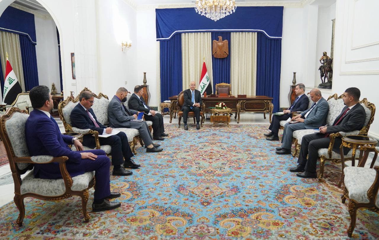 رئيس الجمهورية يؤكد ضرورة استرداد الأموال المنهوبة وغلق منافذ الفساد