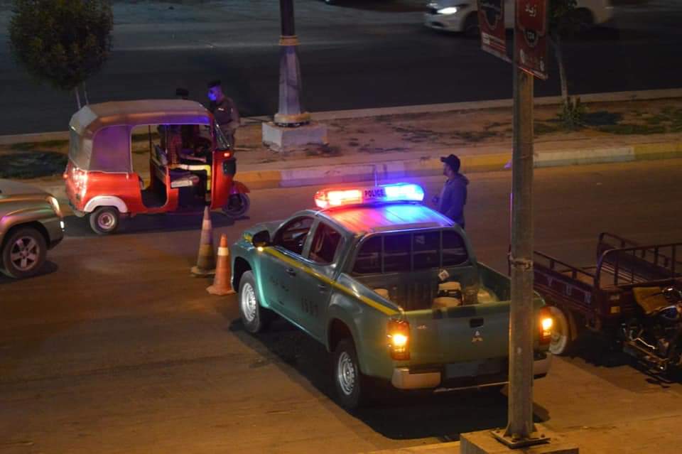 بالصورة.. اعتقال متهم بحوزته مشروبات كحولية مخبئة داخل عجلته في كربلاء