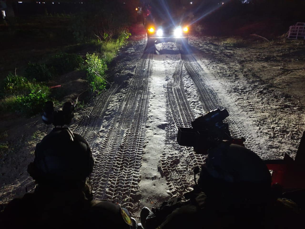 جهاز مكافحة الإرهاب يفكك عبوة ناسفة كانت معدة لاستهداف الأرتال العسكرية