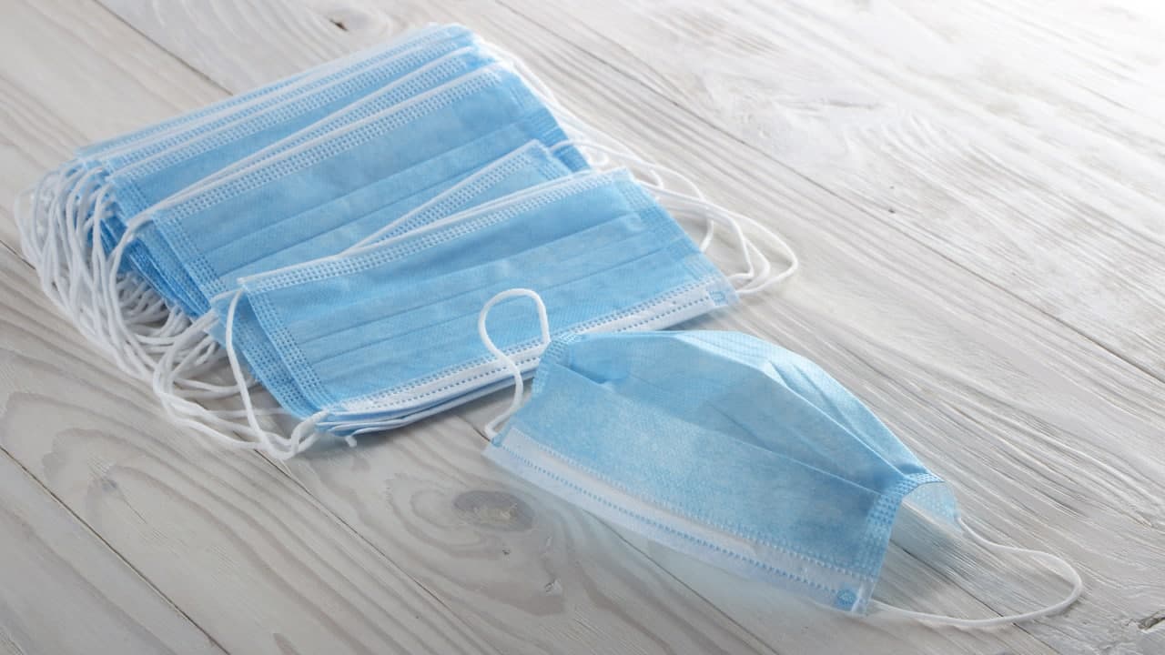 الصحة العراقية تتوعد بغلق الصيدليات التي ترفع أسعار الكمامات