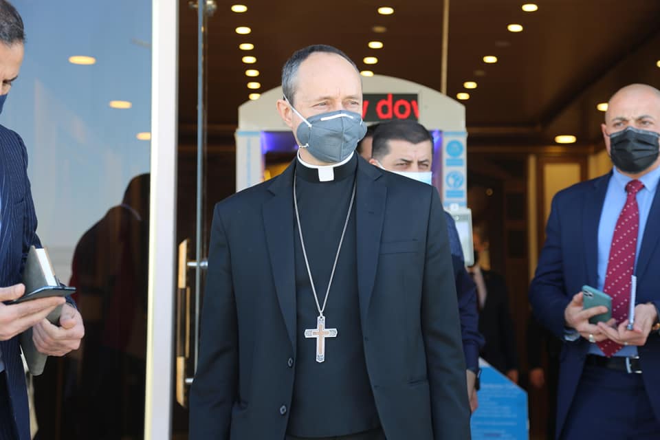 مع قرب زيارة البابا .. كورونا يصيب سفير الفاتيكان في العراق