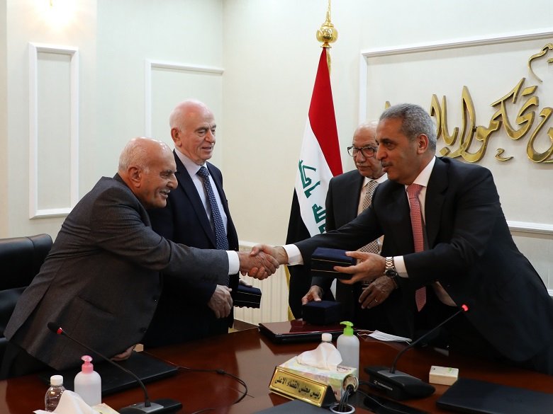 مجلس القضاء الاعلى يكرم رئيس واعضاء المحكمة الاتحادية العليا (صور)