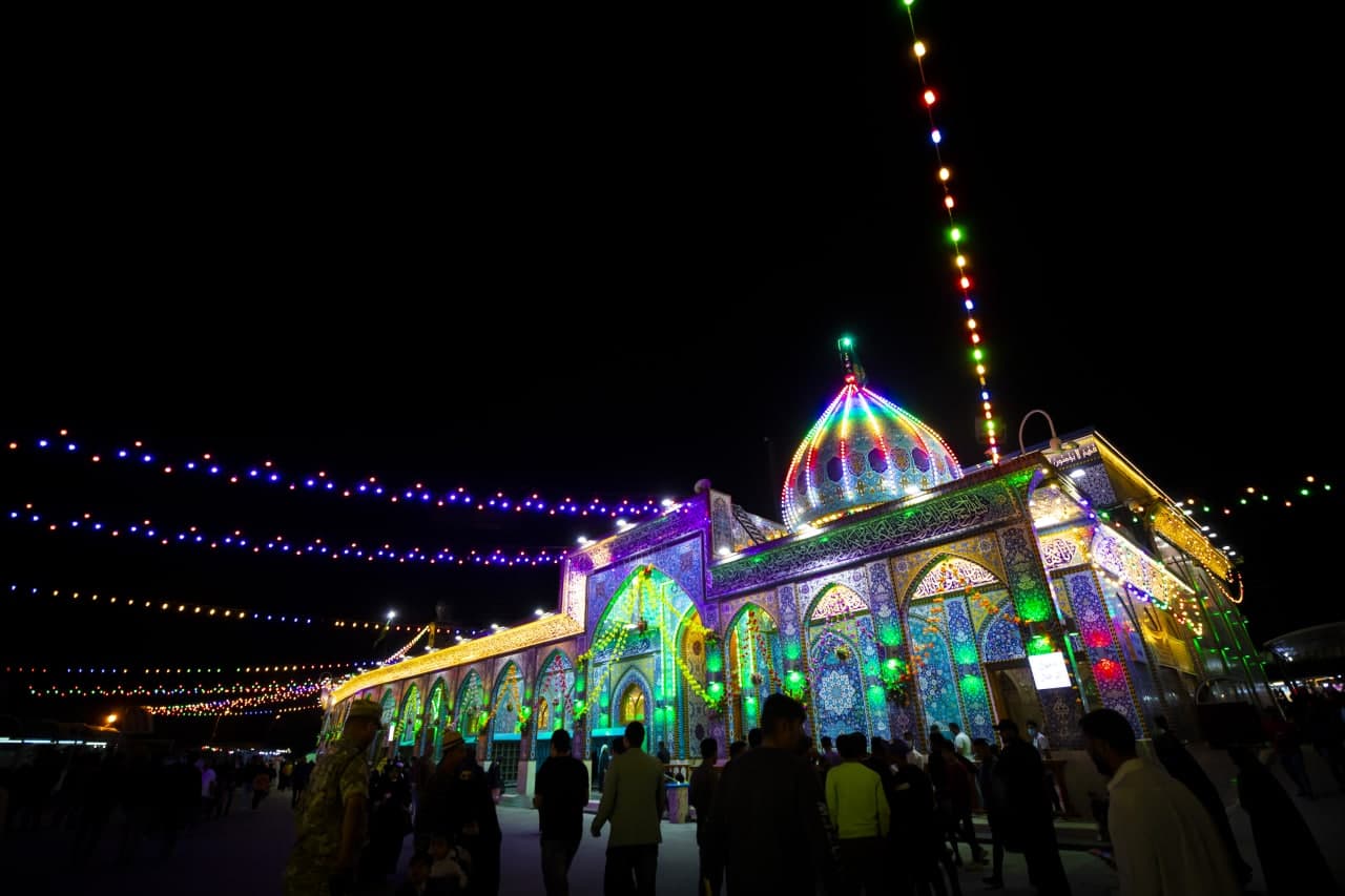 كربلاء في ليلة النصف من شعبان (صور)