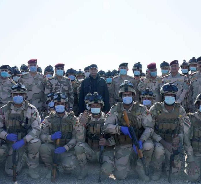 بتوجيه من الكاظمي.. توطين رواتب منتسبي فرق من الدفاع هذا الشهر