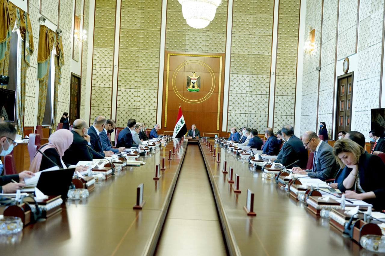 الكاظمي يوقف كتاب المالية بخصوص ضرائب الموظفين