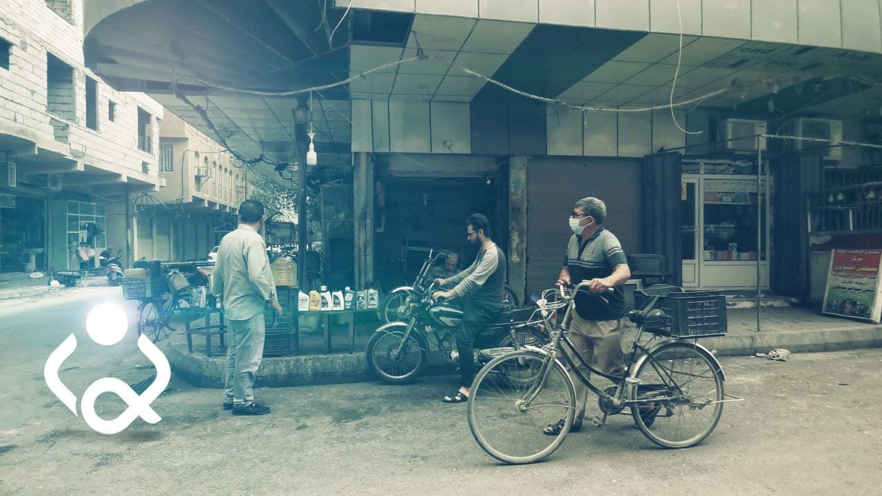 شاهد اقدم مصلحي الدراجات النارية في كربلاء يعيد ذاكرتنا لنصف قرن مضى