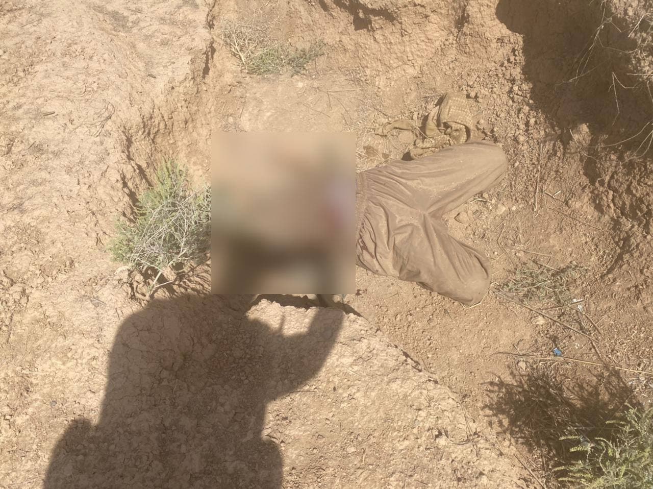 الدفاع تعلن قتل 5 انتحاريين وتدمير نفق لداعش في نينوى (صور)