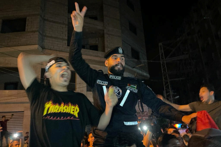 إسرائيل وحماس توافقان على وقف إطلاق النار