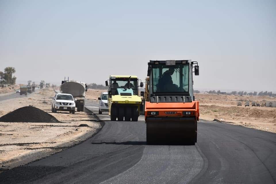 وزارة الاعمار تواصل تنفيذ مشروع طريق الممر الثاني "كربلاء المقدسة - الرزازة"