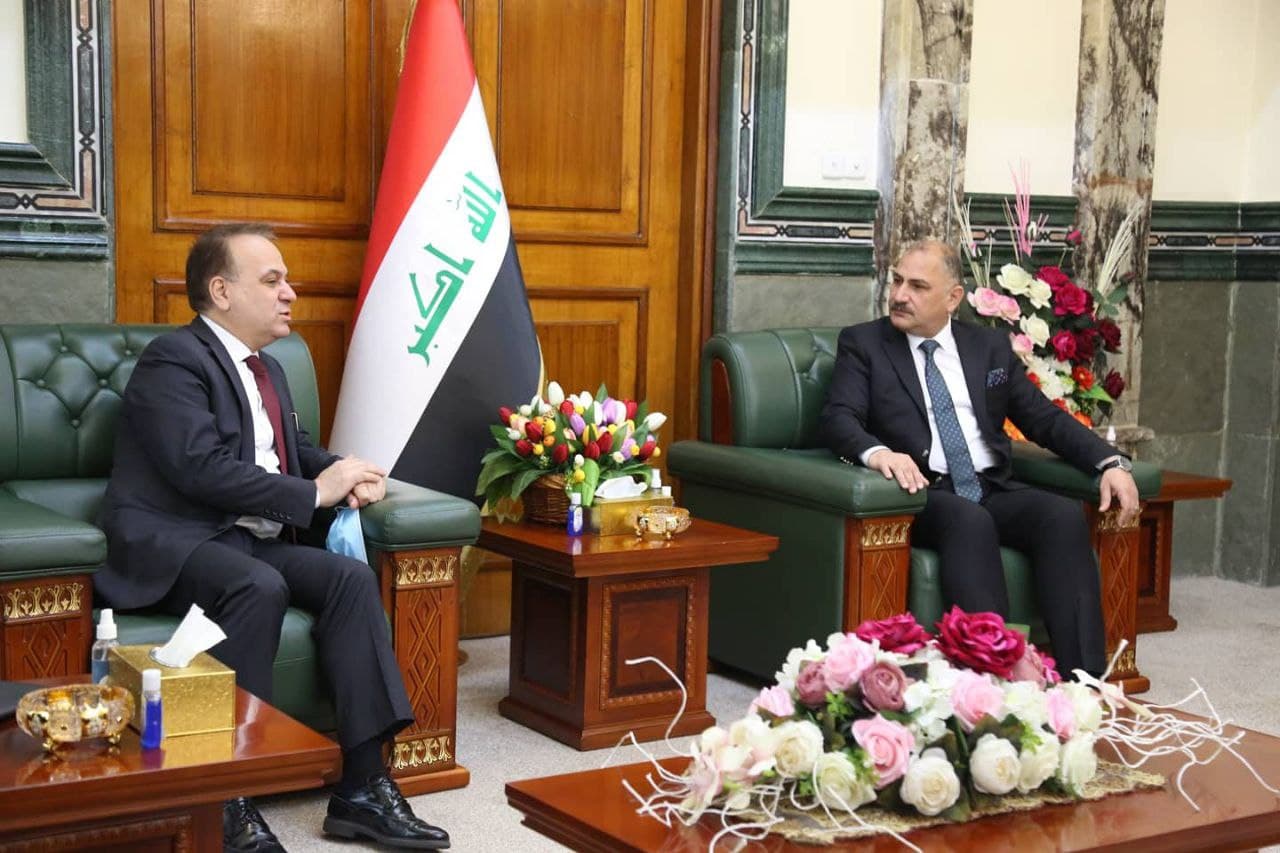 العراق يدعم لبنان.. اعفاءات جمركية وتعاون بمجال الصناعة