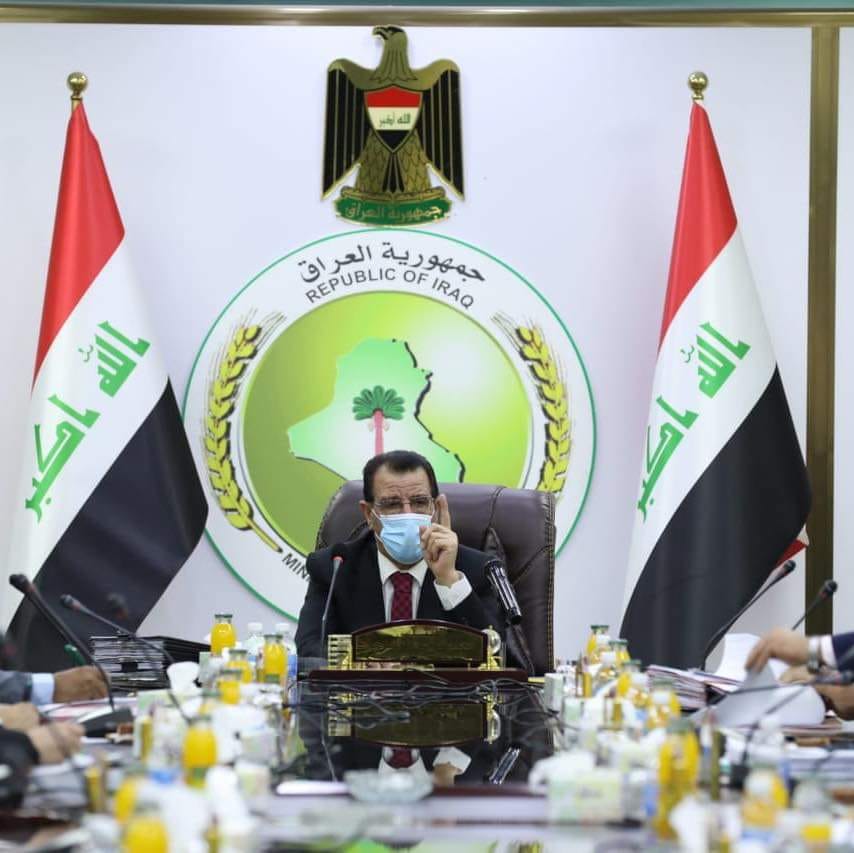 نائب يرد على وزير الزراعة: لست قصّاباً لتهدد نائبة في البرلمان !