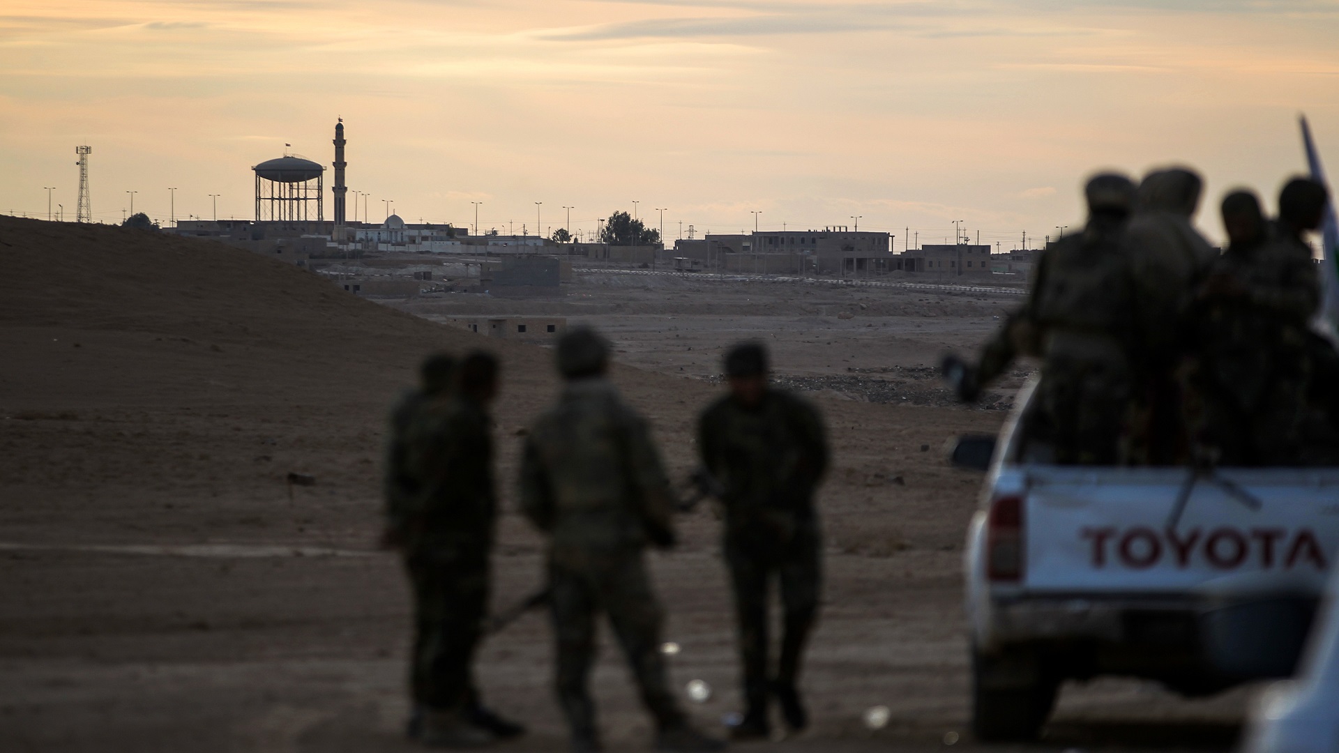 قتلى وجرحى جراء هجوم لتنظيم "داعش" استهدف صيادين في الانبار