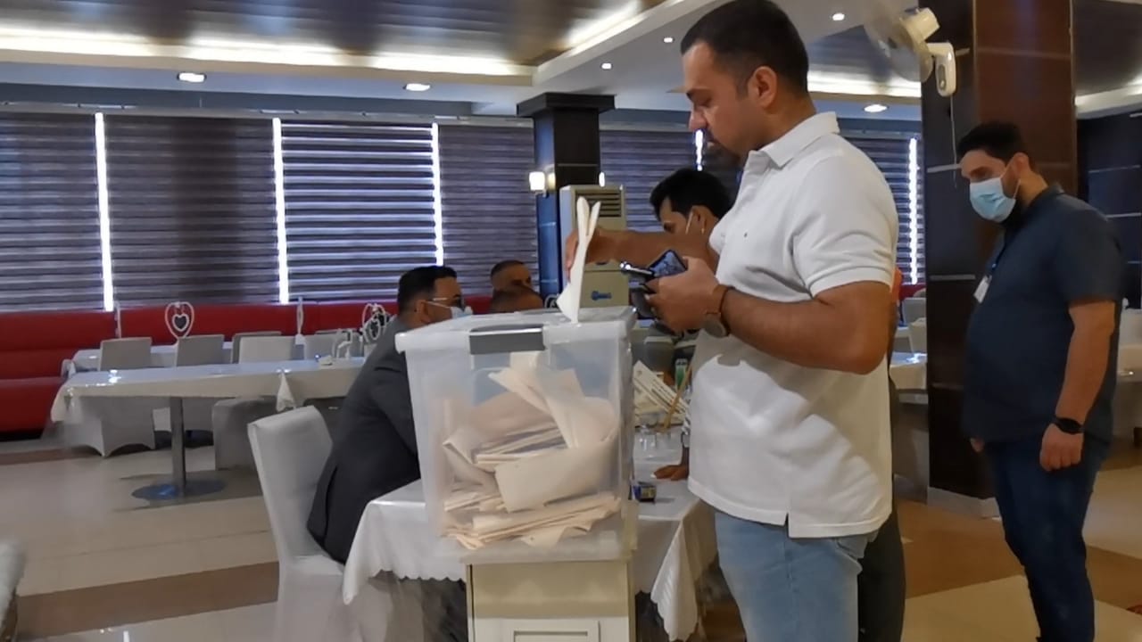 شاهد .. انتخابات نقابة الاطباء البيطريين في كربلاء