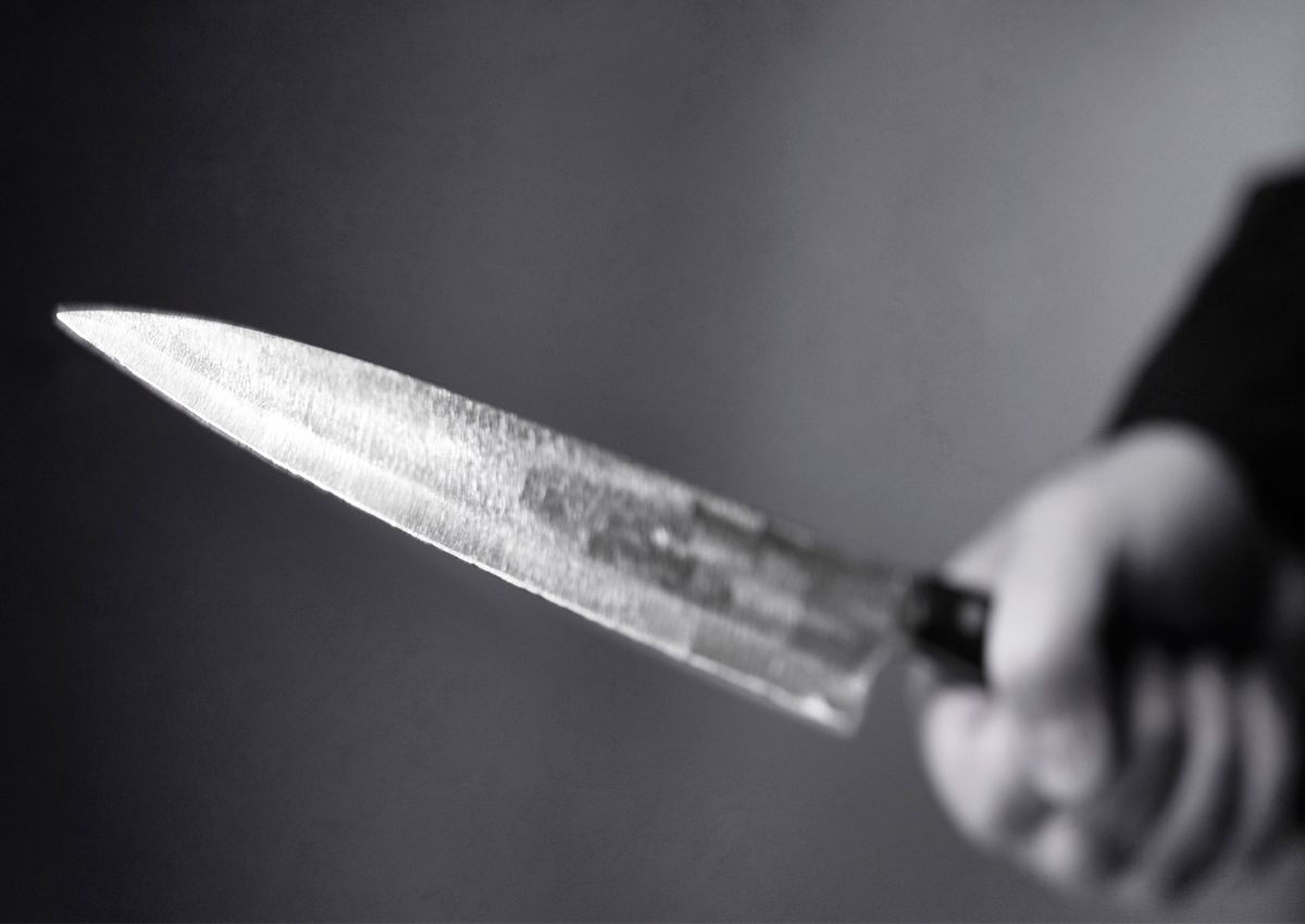 بابل.. رجل يقتل امرأة طعناً بالسكين