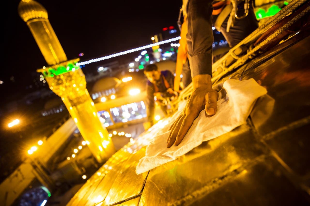 شاهد .. غسل قبة الامام الحسين (ع) استعداداً لاستقبال شهر محرم