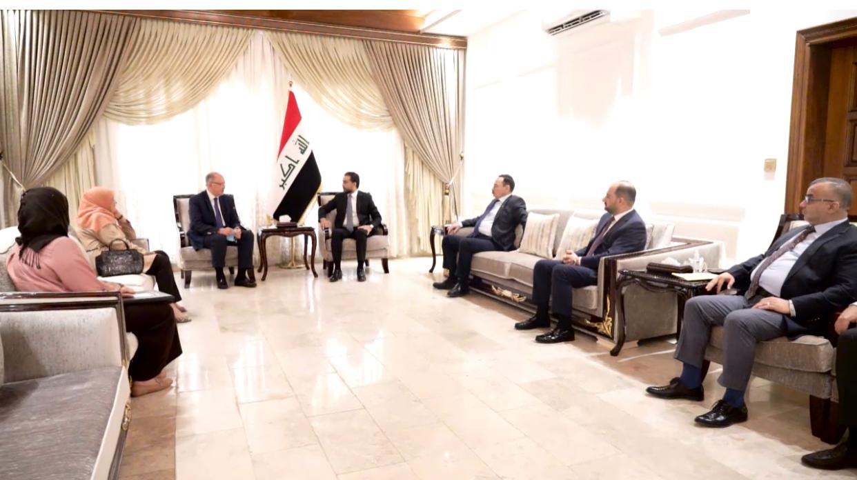 الحلبوسي يناقش مع وزير المالية آلية صرف الرواتب المدخرة للموظفين في نينوى