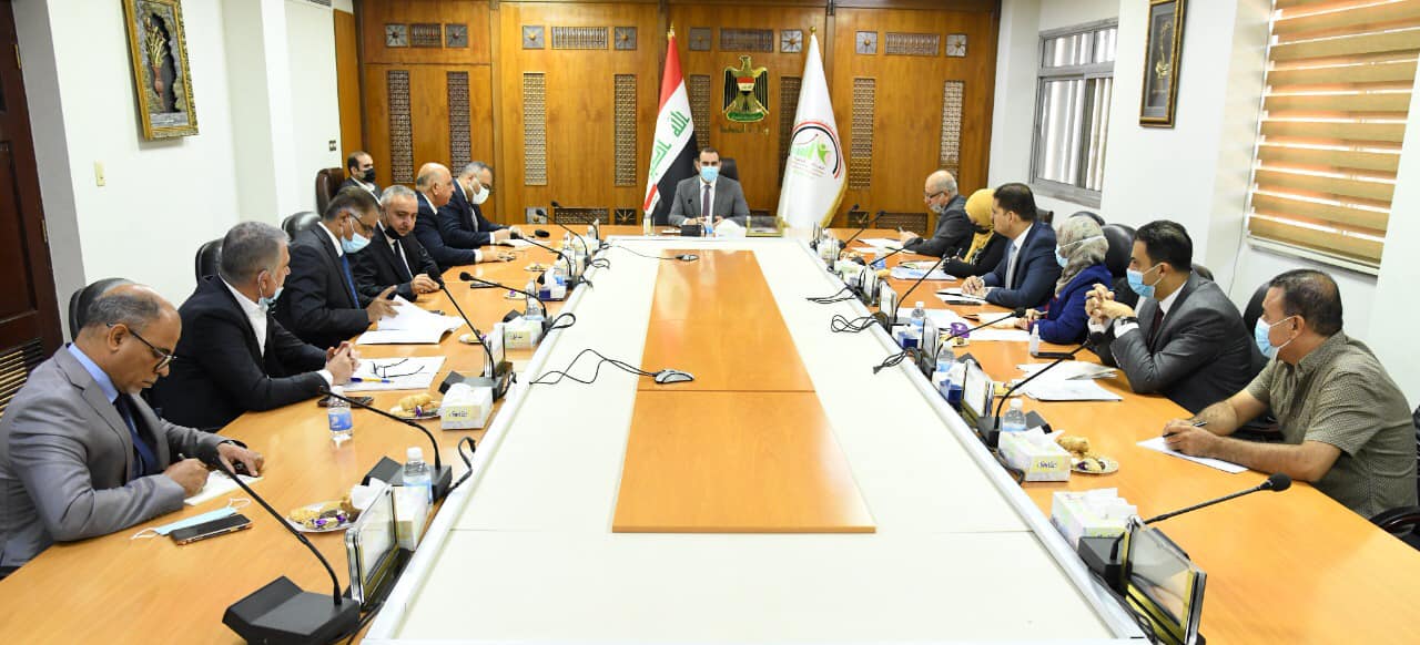 العراق: نصف مليون طالب بالصفوف المنتهية بالاعدادية والكليات الحكومية لا تستوعبهم