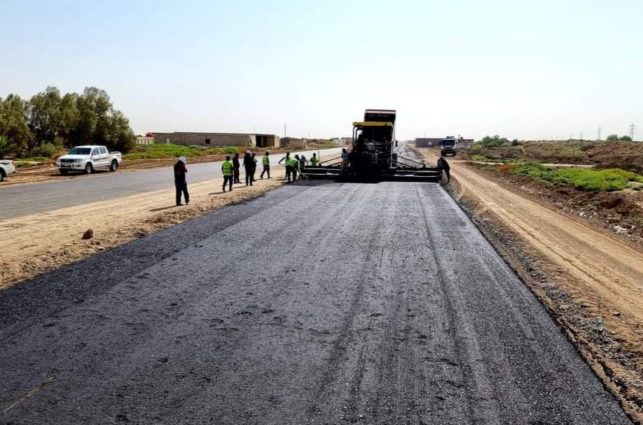 الاعمار تواصل تنفيذ مشروع انشاء الممر الثاني لطريق (بتيرة- فجر- آل بدير) في محافظة ميسان