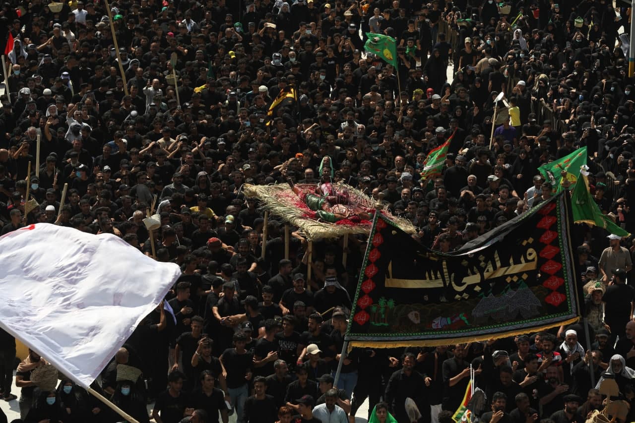 ماذا جرى في كربلاء في الـ13 من محرم.. تقرير مصور لمراسم "دفن الأجساد" وعزاء "بني أسد"