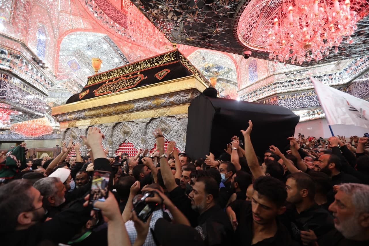 لقطات خاصة.. تشييع المرجع الديني السيد محمد سعيد الحكيم في كربلاء (فيديو)